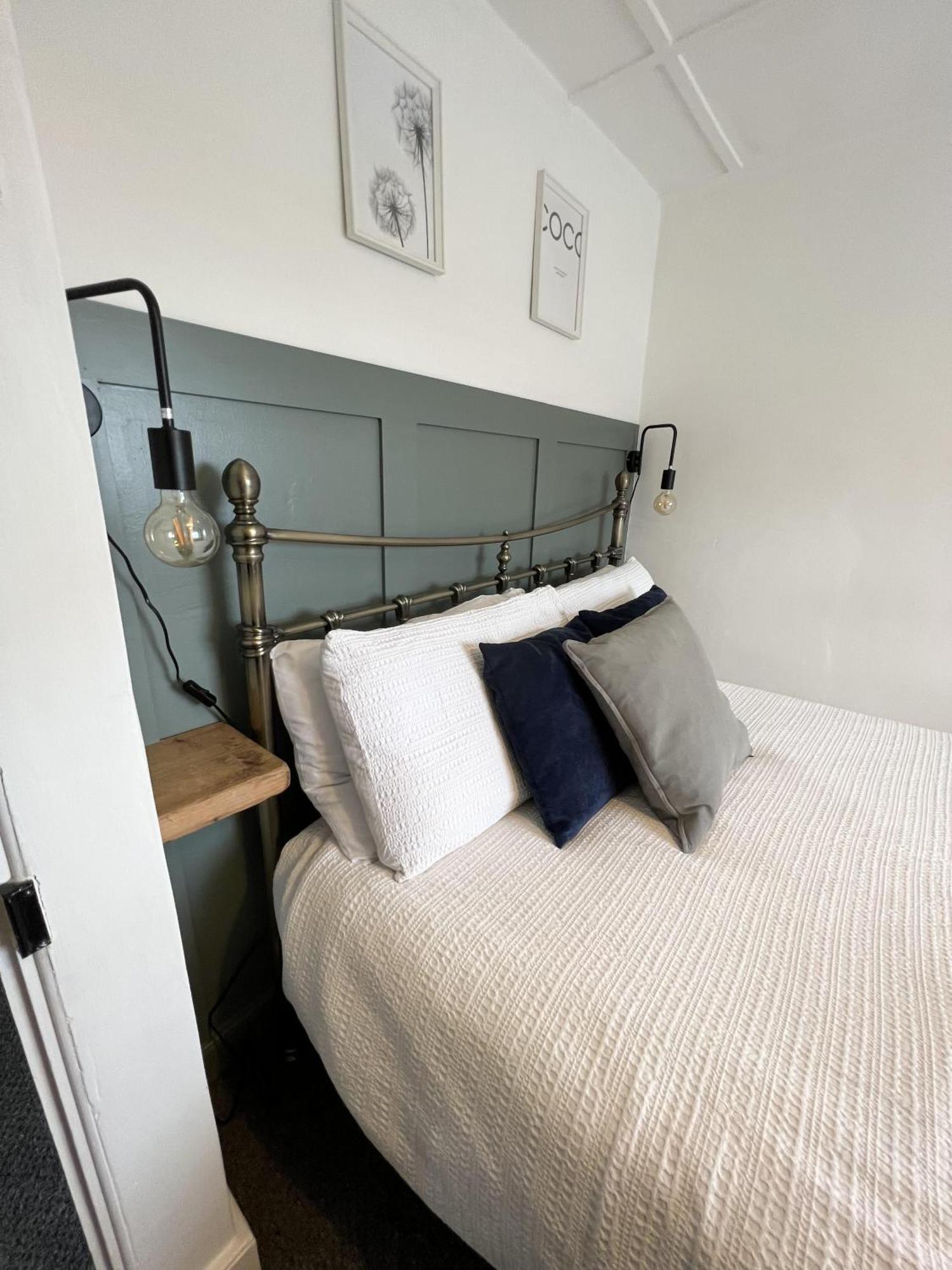 Cosy Two Bedrooom Cottage Set In A Dorset Village Sturminster Newton Exterior foto